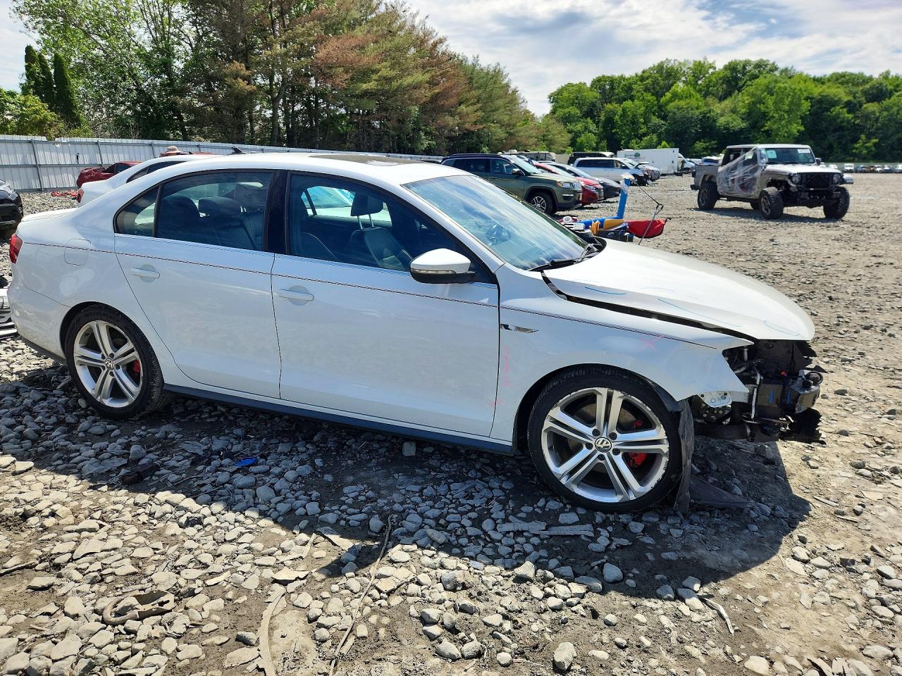 2017 VOLKSWAGEN JETTA GLI photo 4