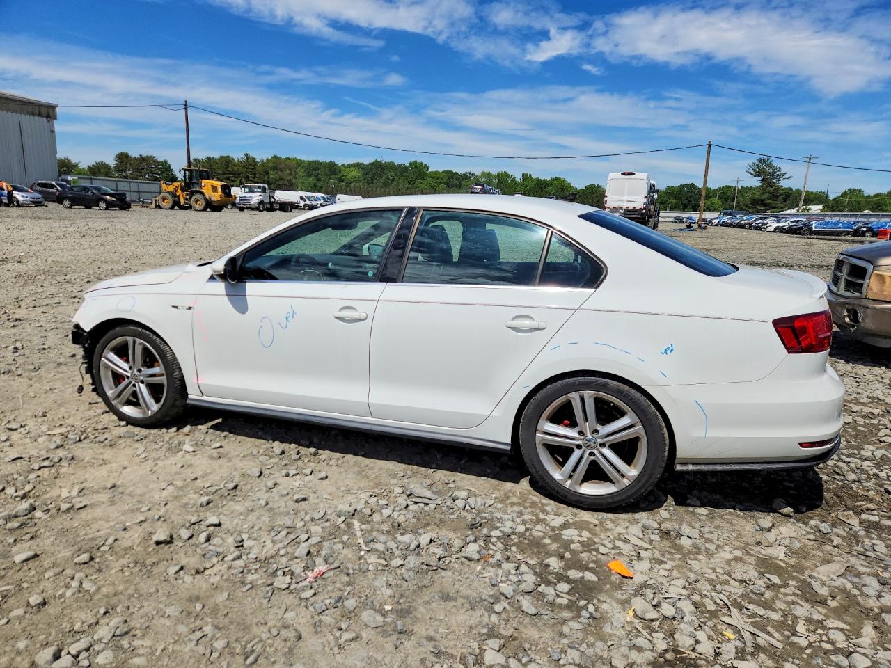 2017 VOLKSWAGEN JETTA GLI photo 2