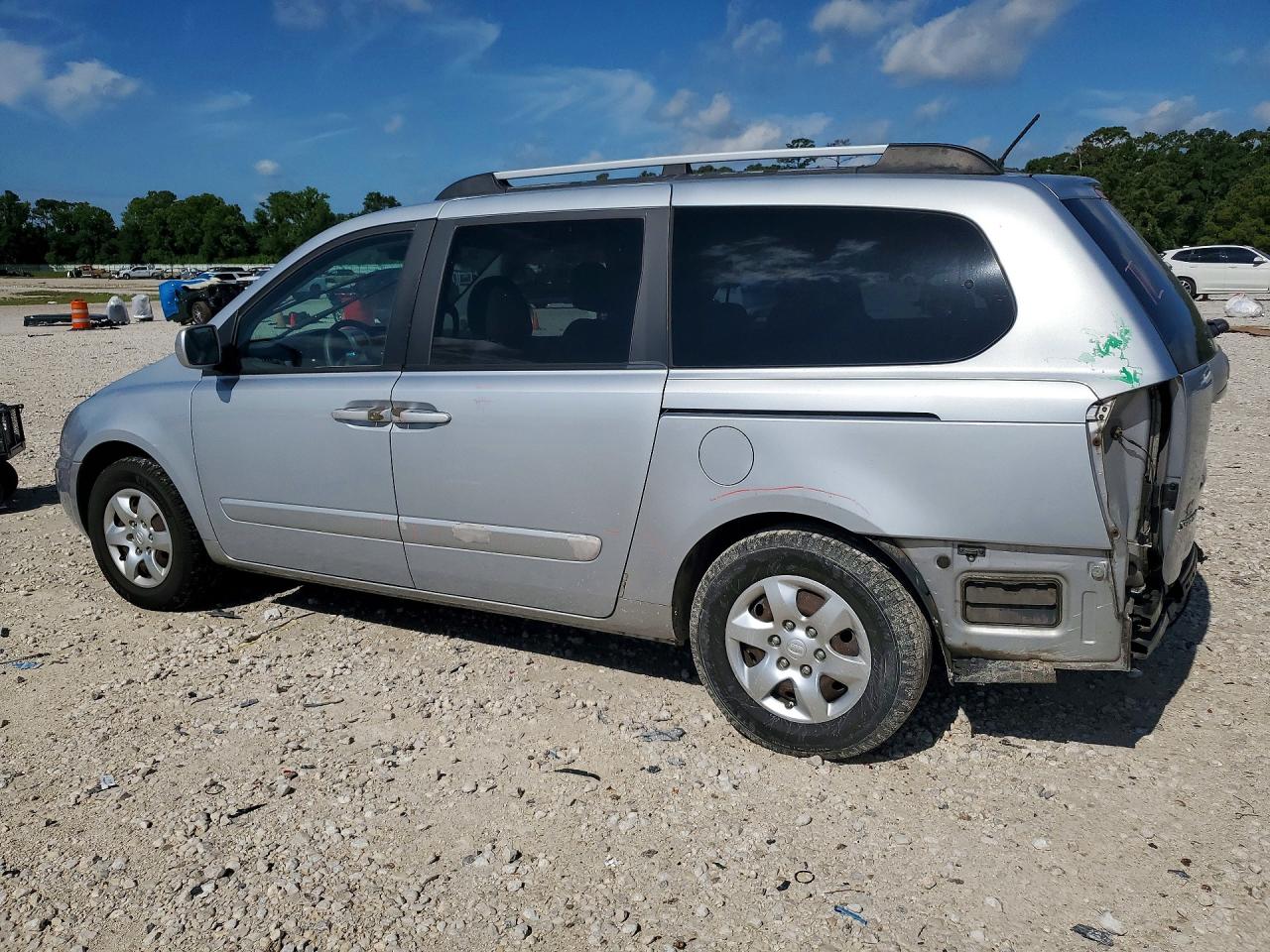 2009 KIA SEDONA LX photo 4
