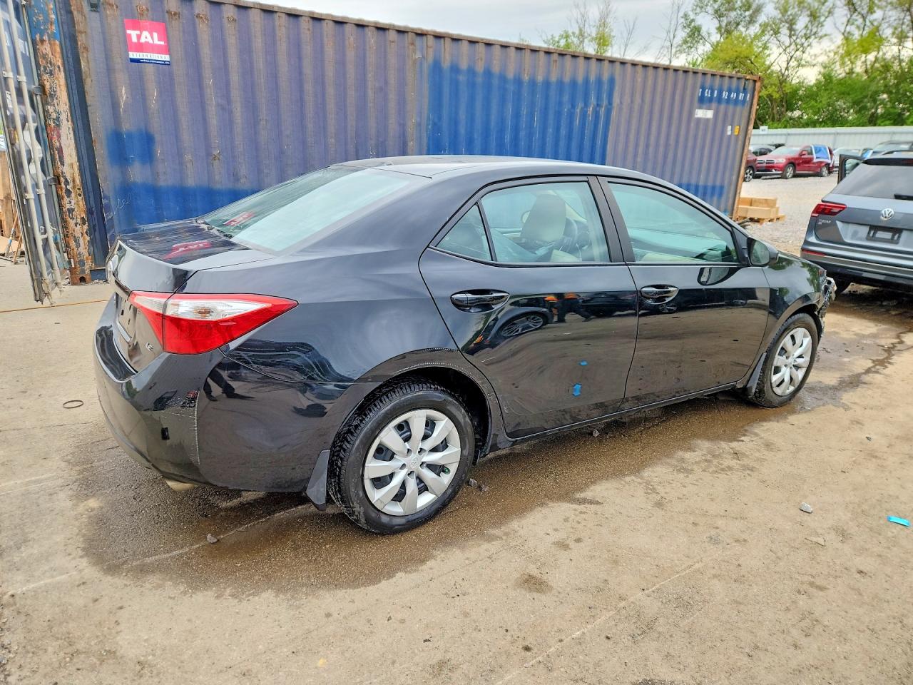2016 TOYOTA COROLLA LE photo 3