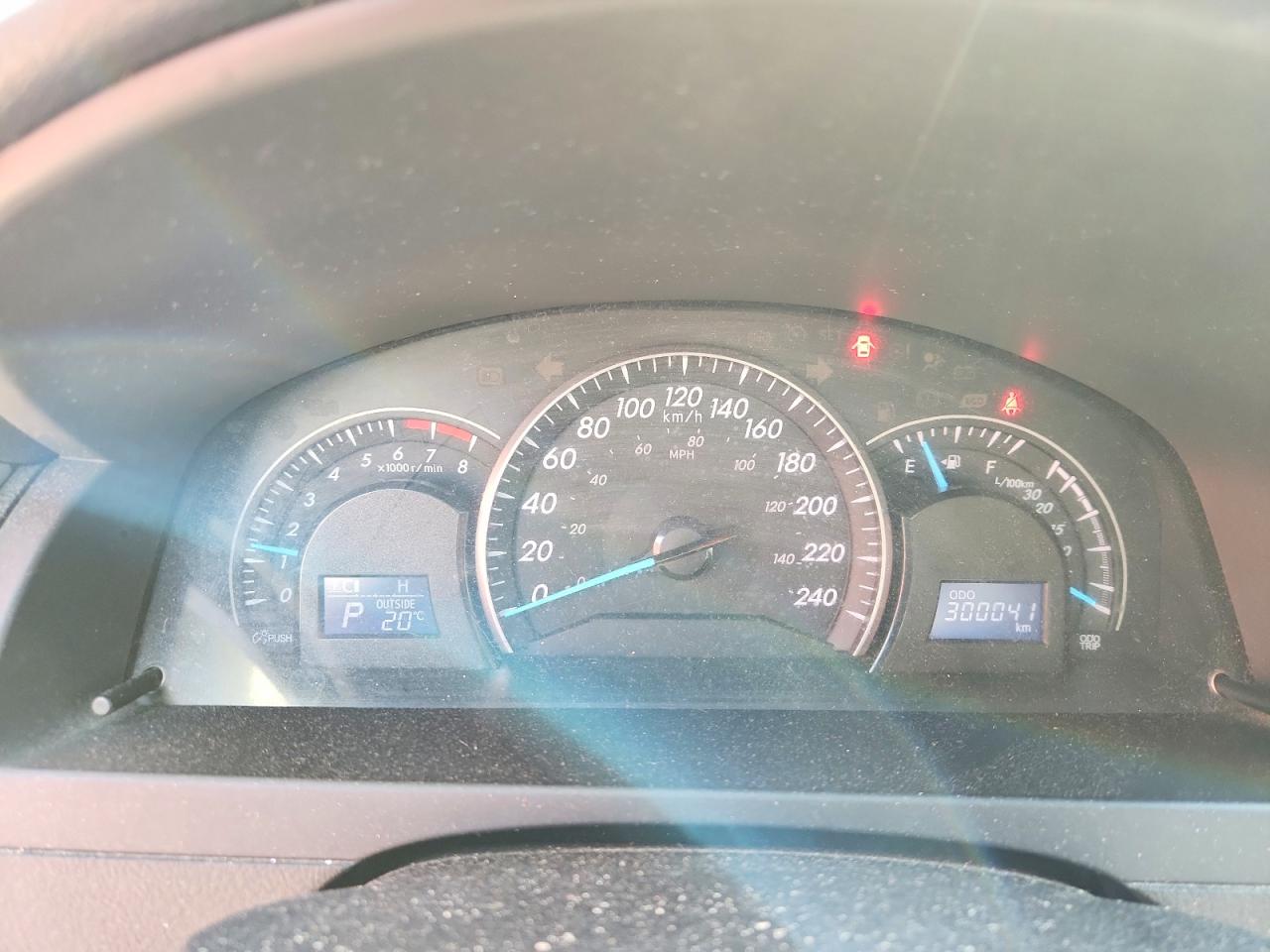 2012 TOYOTA CAMRY L photo 17
