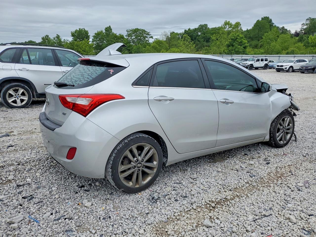 2016 HYUNDAI ELANTRA GT BASE photo 5
