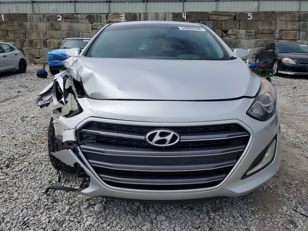 2016 HYUNDAI ELANTRA GT BASE photo 9