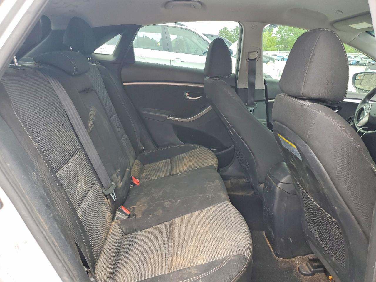 2016 HYUNDAI ELANTRA GT BASE photo 19