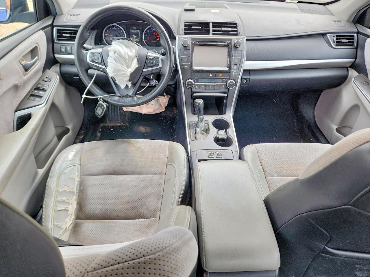 2015 TOYOTA CAMRY XSE photo 8