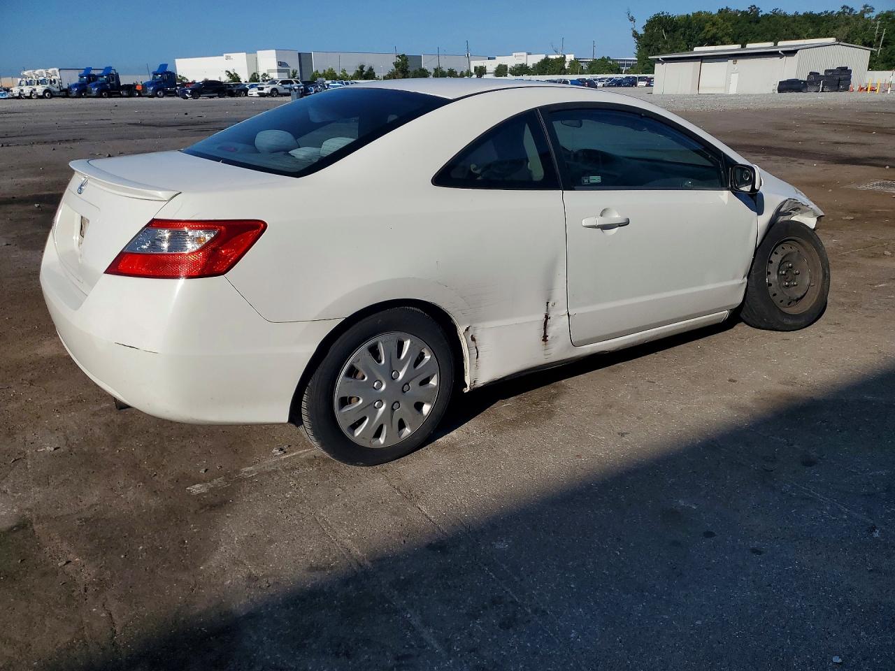 2011 HONDA CIVIC LX photo 5
