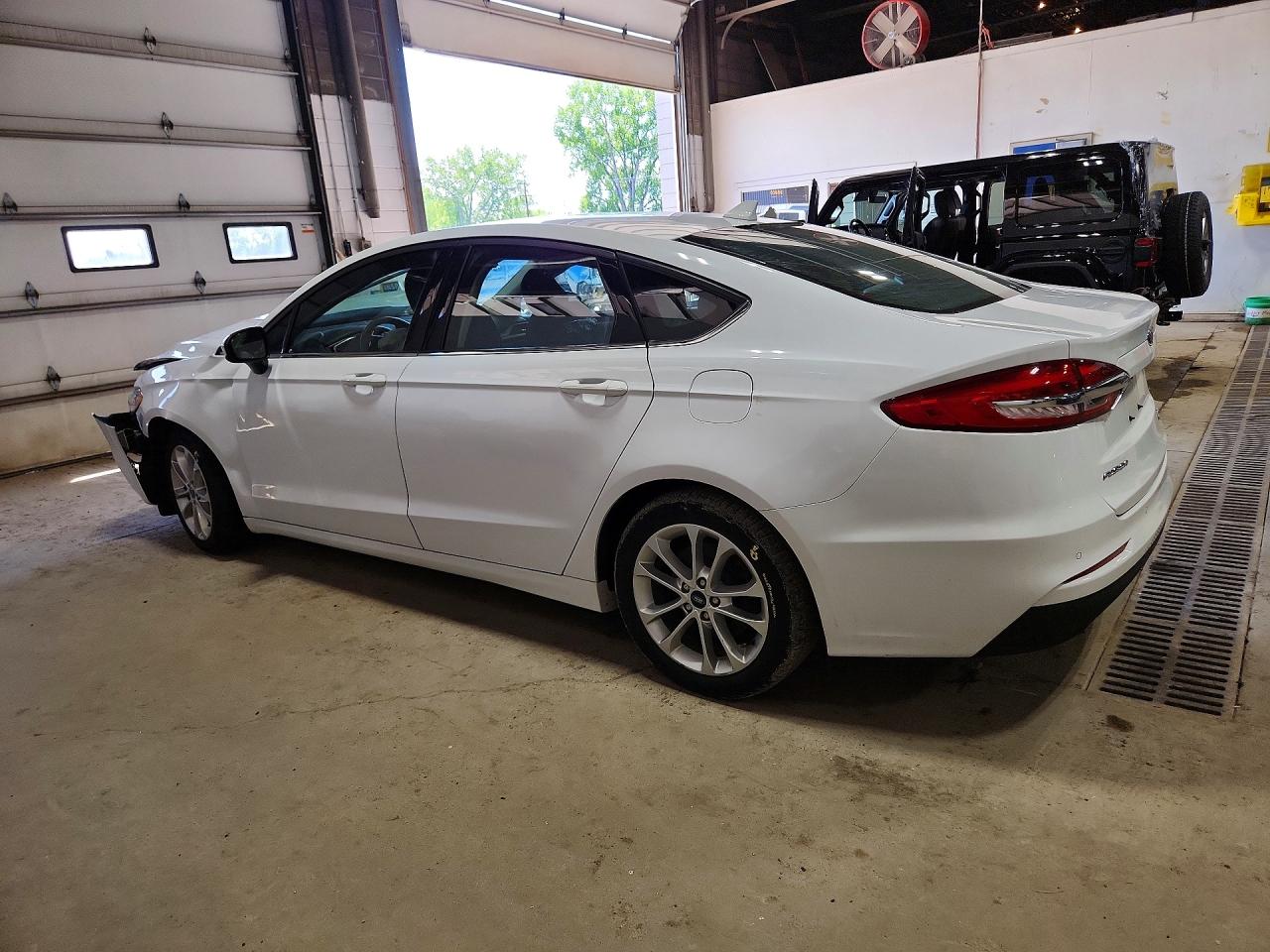 2020 FORD FUSION SE photo 3