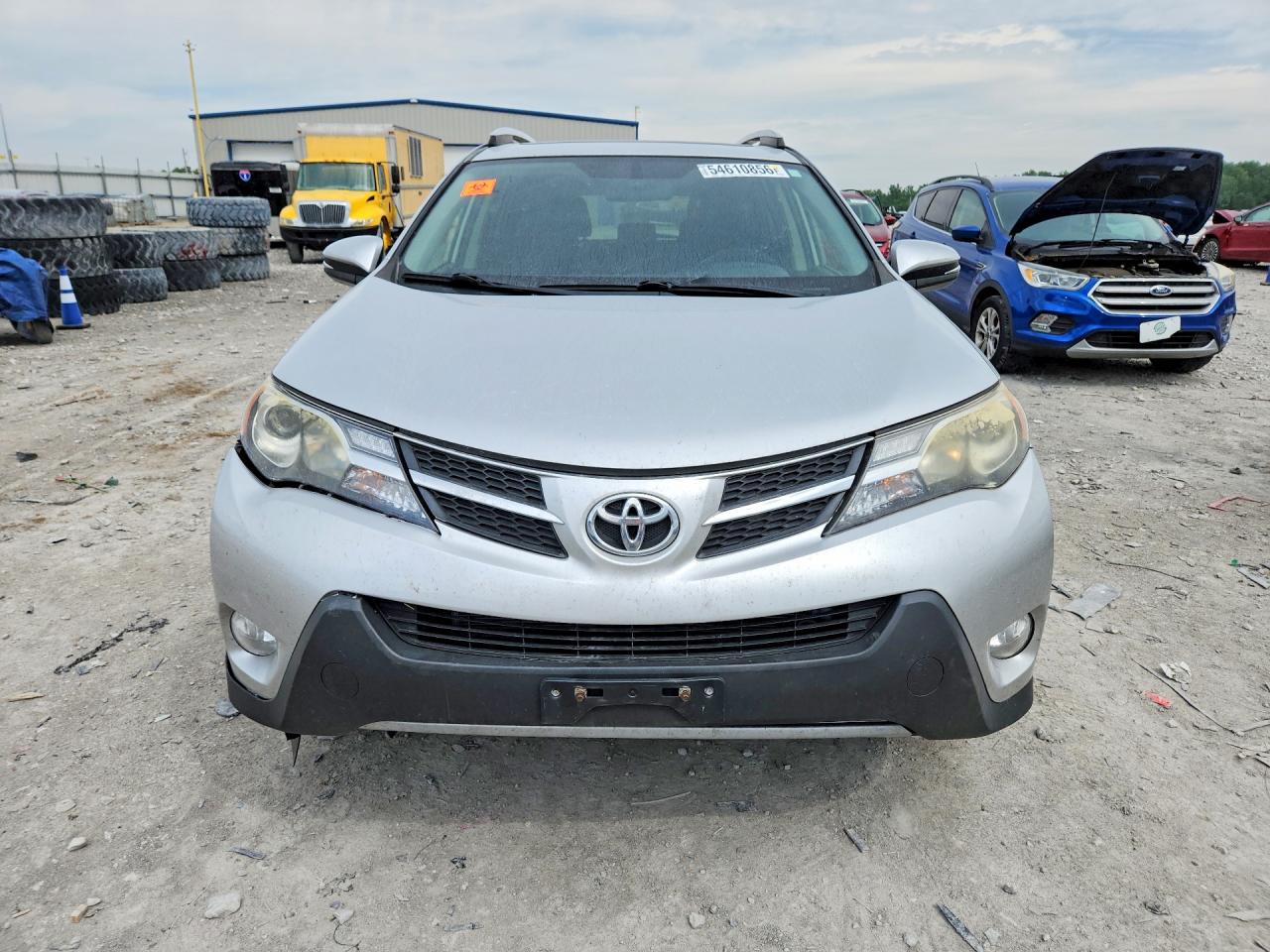2014 TOYOTA RAV4 XLE photo 9
