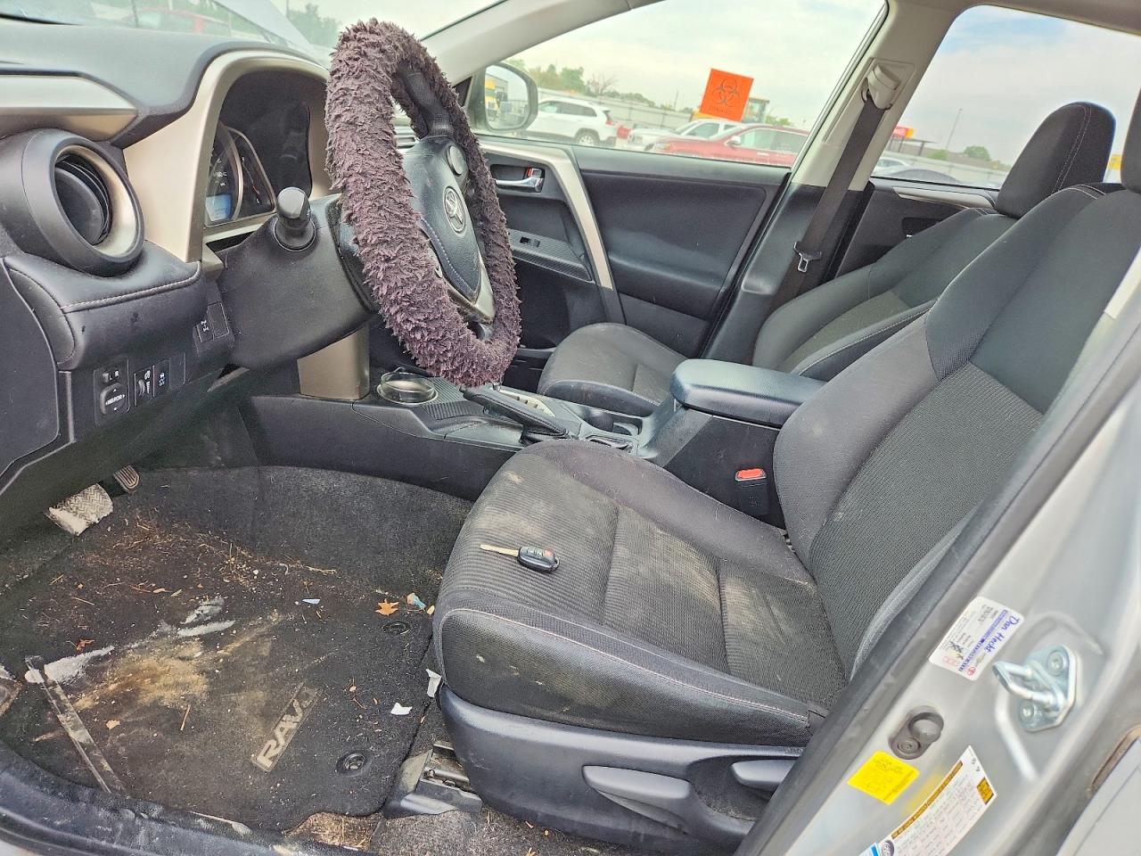 2014 TOYOTA RAV4 XLE photo 13