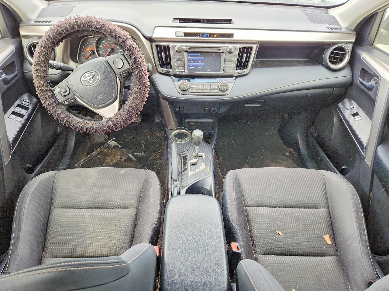 2014 TOYOTA RAV4 XLE photo 15