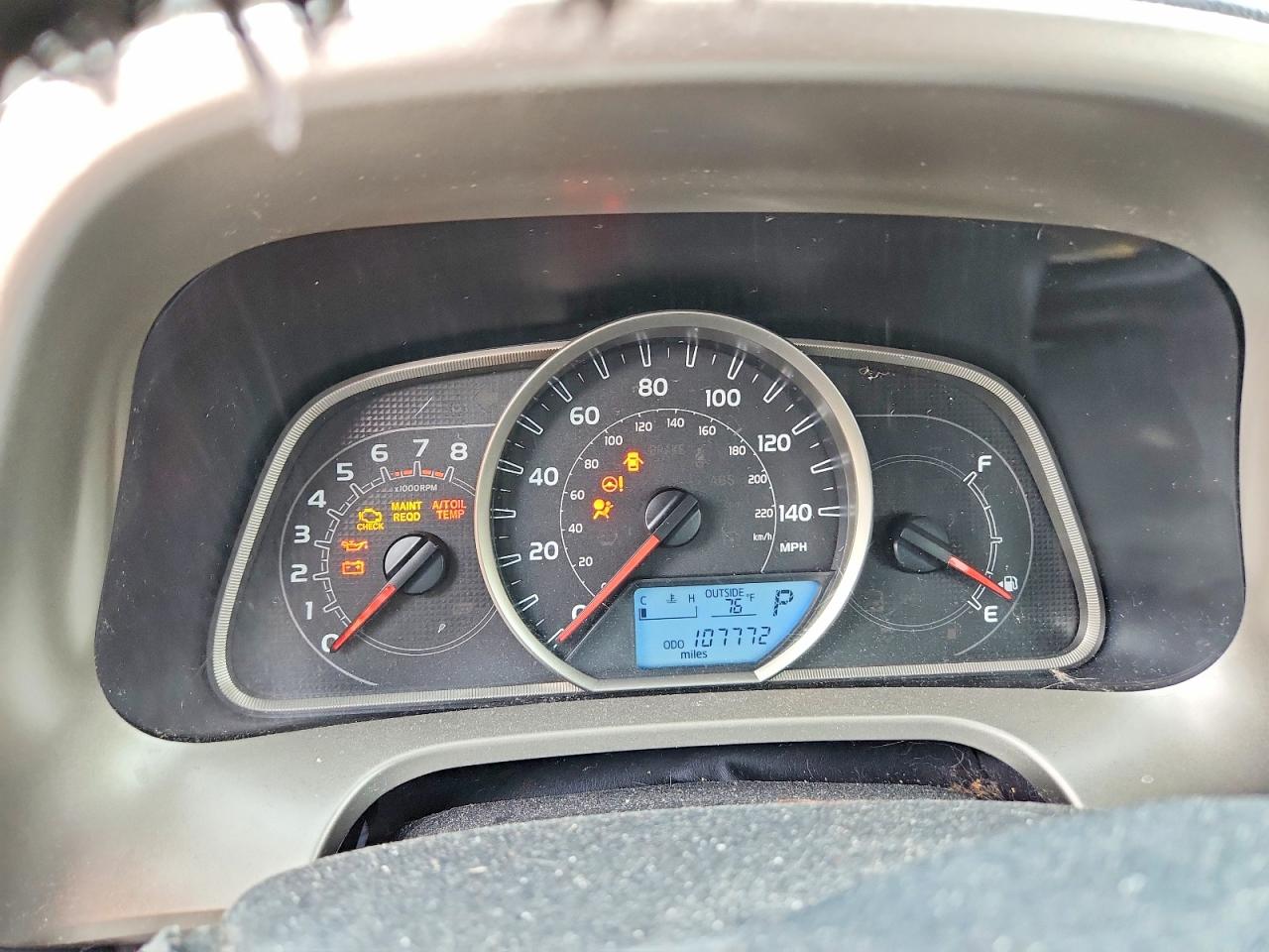 2014 TOYOTA RAV4 XLE photo 17