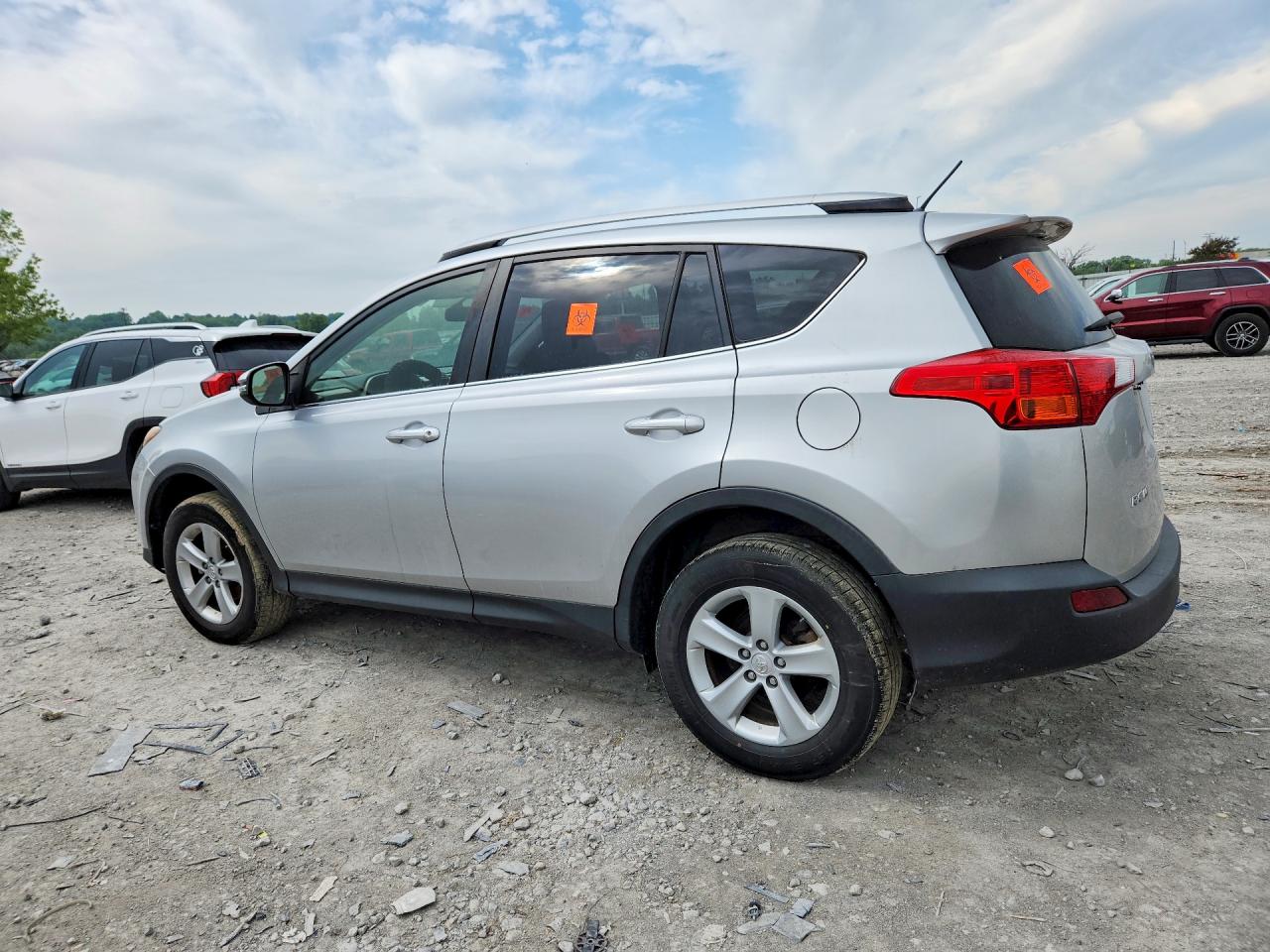 2014 TOYOTA RAV4 XLE photo 3