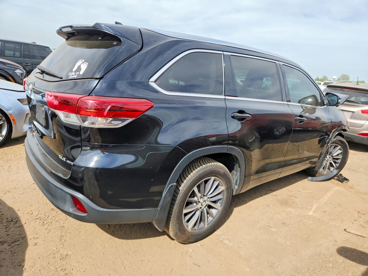 2018 TOYOTA HIGHLANDER XLE photo 5