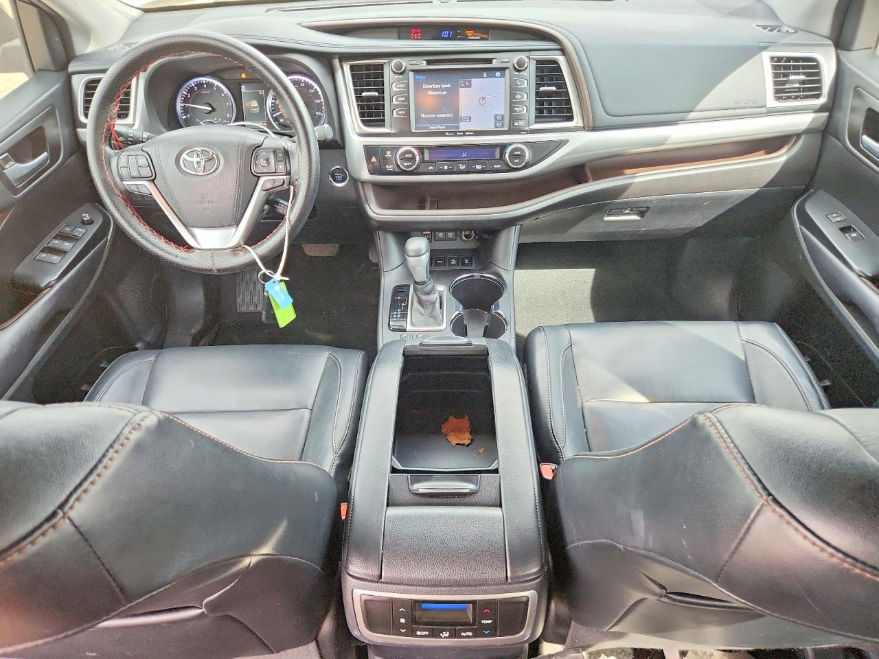 2018 TOYOTA HIGHLANDER XLE photo 15