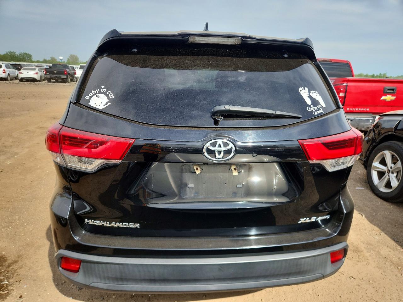 2018 TOYOTA HIGHLANDER XLE photo 11
