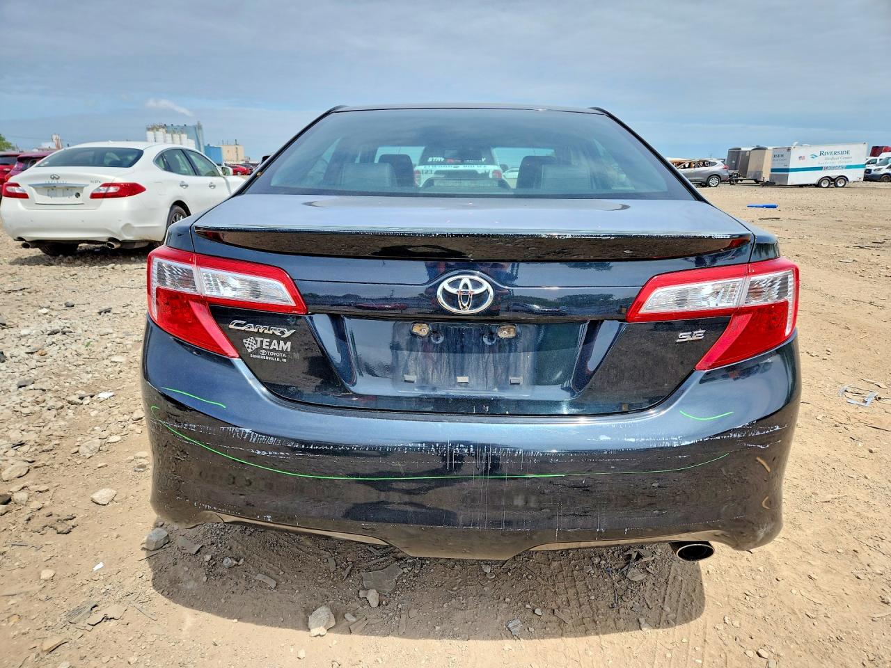 2014 TOYOTA CAMRY SE photo 11