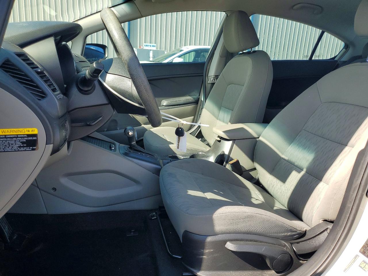 2015 KIA FORTE LX photo 19