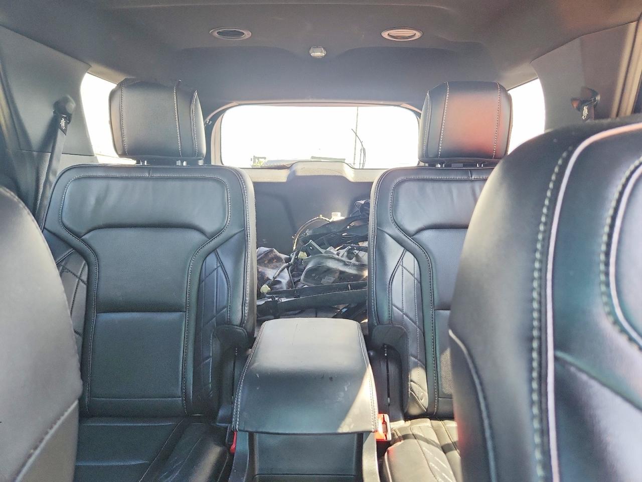 2017 FORD EXPLORER PLATINUM photo 10
