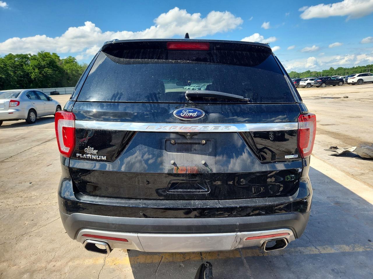 2017 FORD EXPLORER PLATINUM photo 6