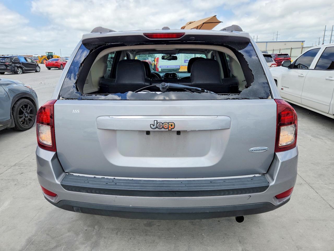 2017 JEEP COMPASS LATITUDE photo 16