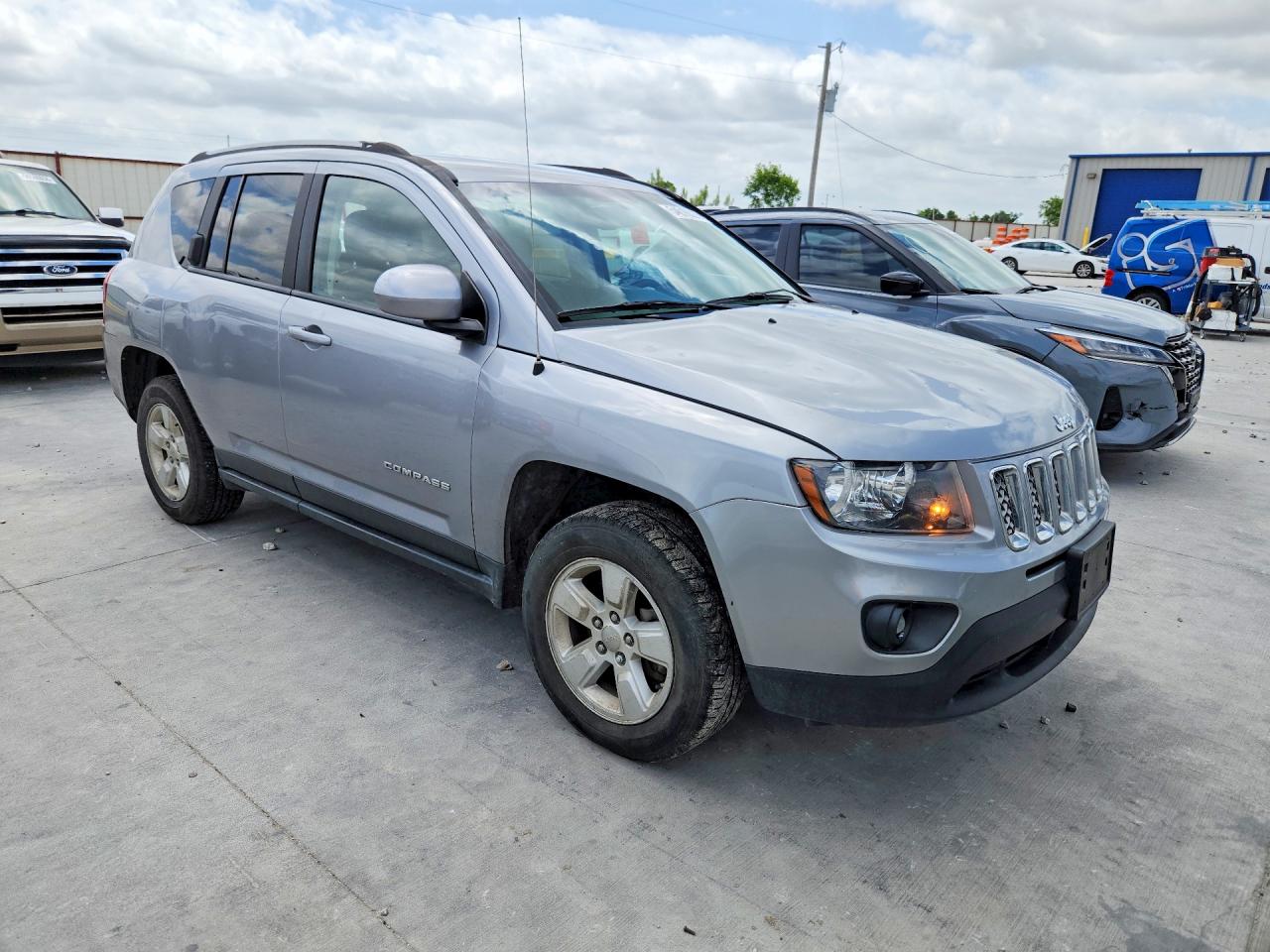 2017 JEEP COMPASS LATITUDE photo 10