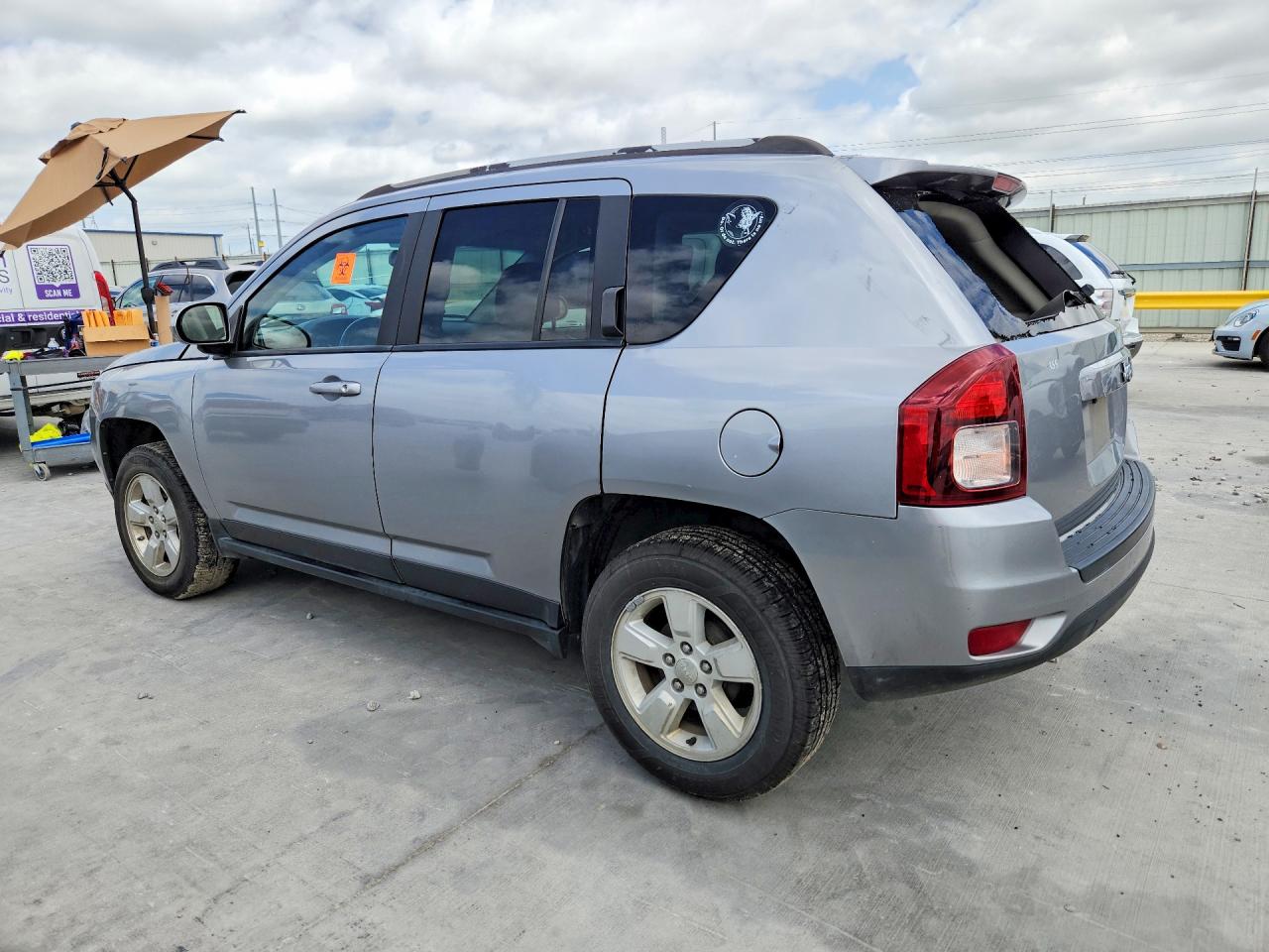 2017 JEEP COMPASS LATITUDE photo 4