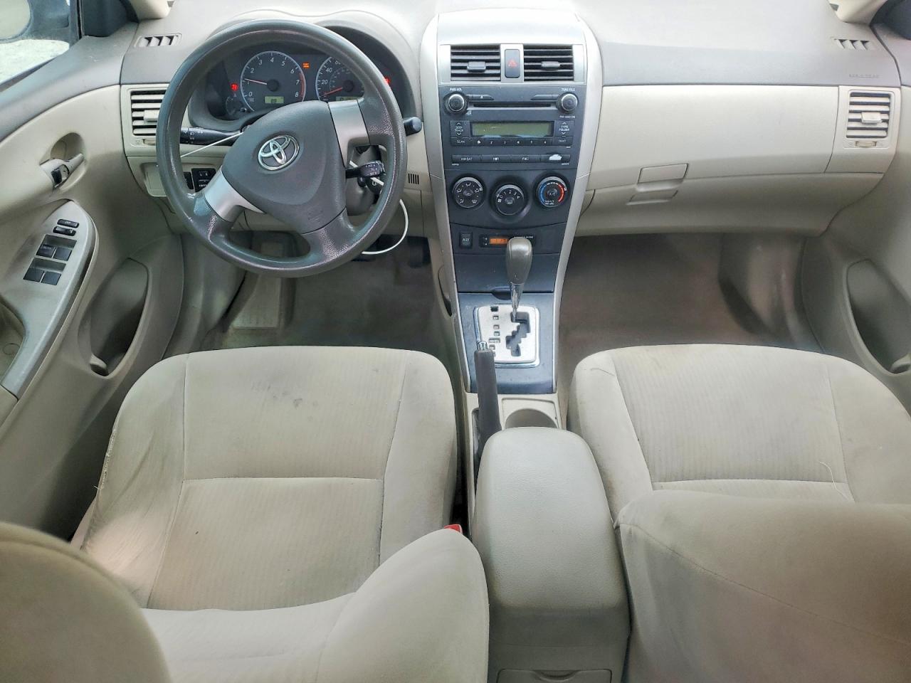2010 TOYOTA COROLLA LE photo 15