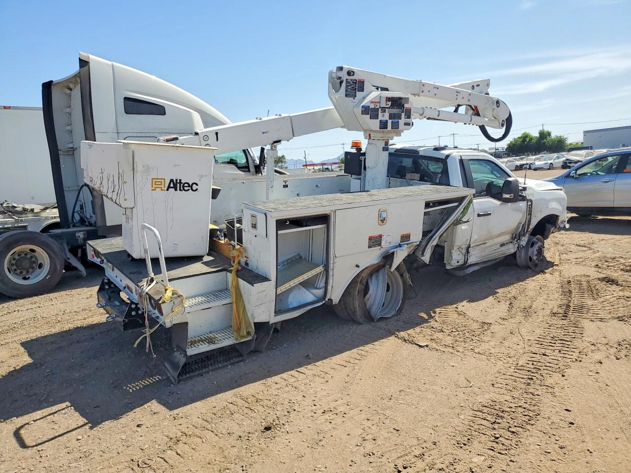 2025 FORD F550 SUPER DUTY BUCKET TRUCK photo 5