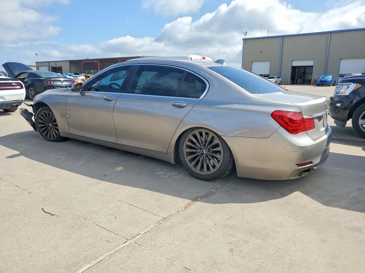 2011 BMW 750 LI photo 3