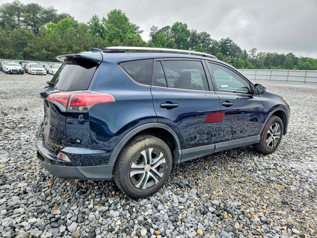 2018 TOYOTA RAV4 LE photo 7