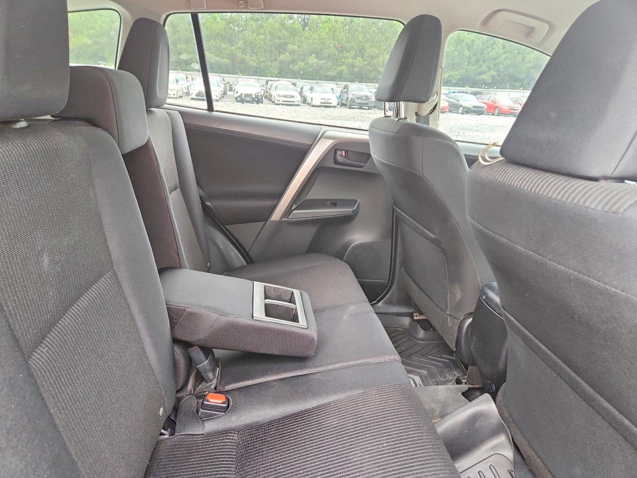 2018 TOYOTA RAV4 LE photo 28