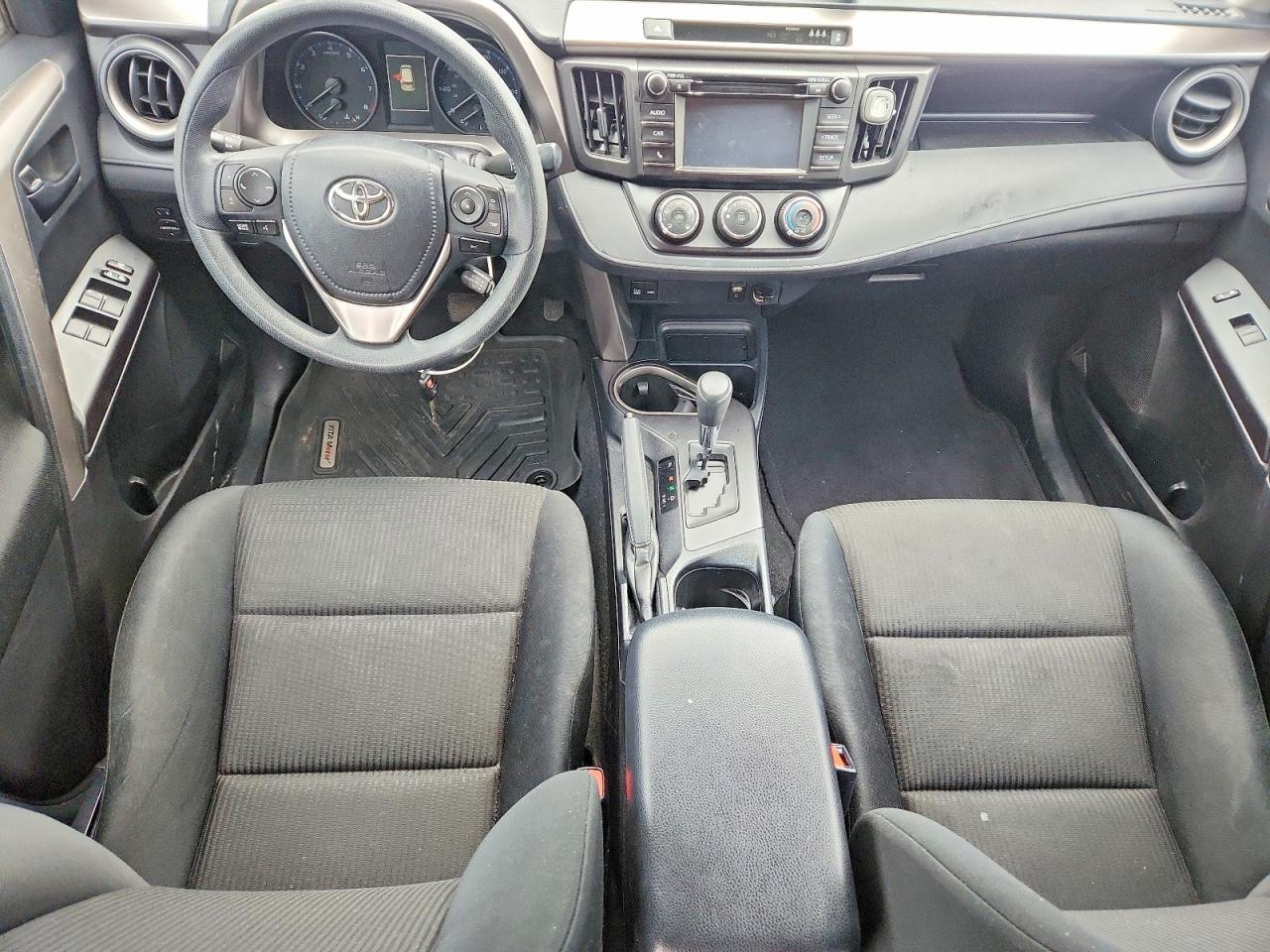 2018 TOYOTA RAV4 LE photo 22