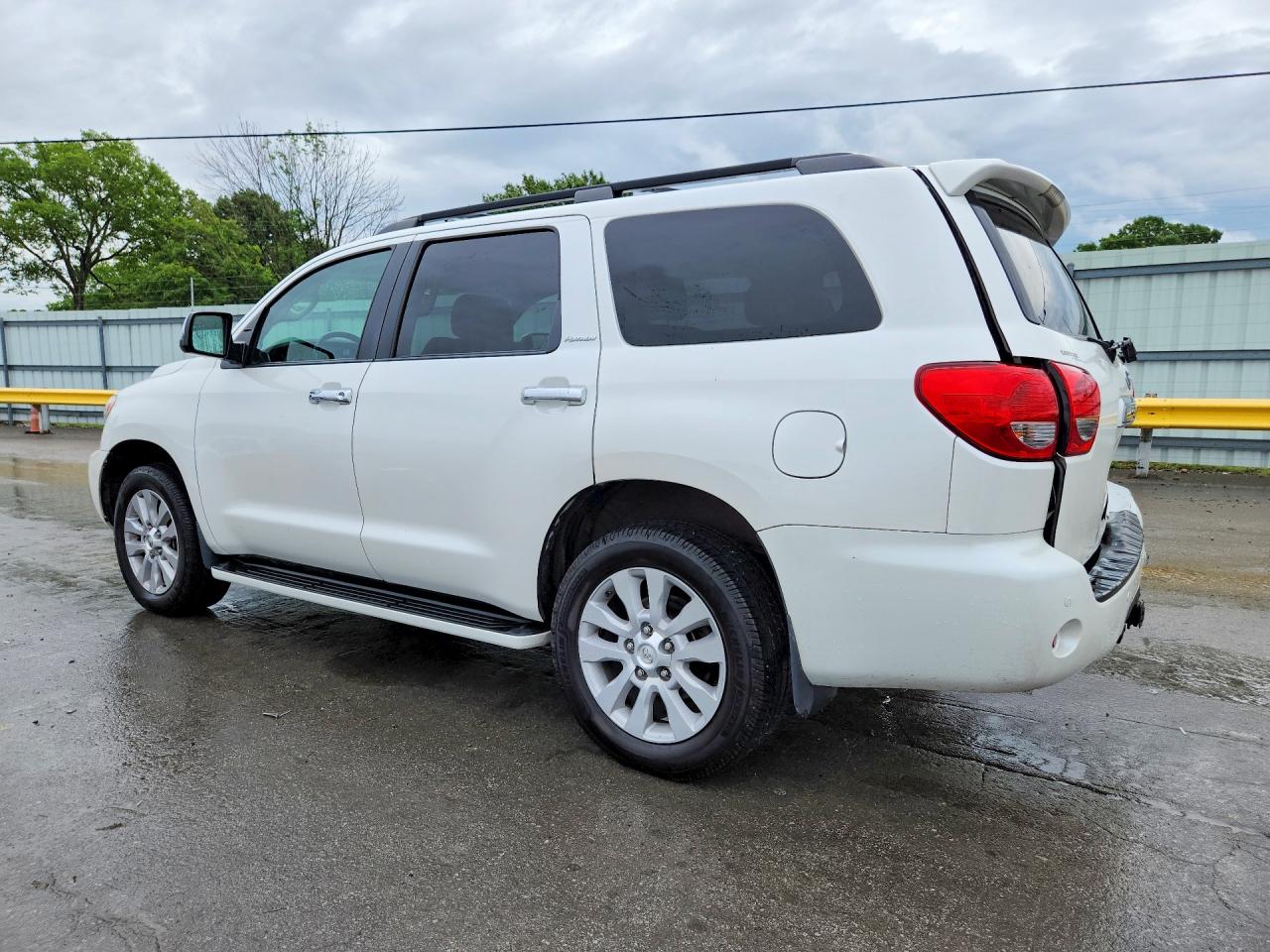 2017 TOYOTA SEQUOIA PLATINUM photo 2