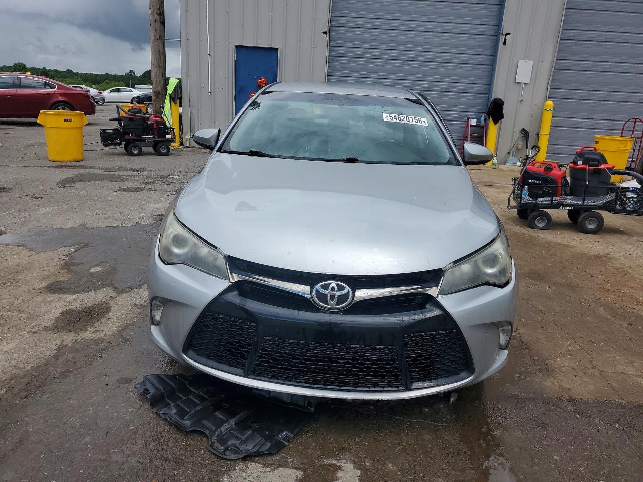 2015 TOYOTA CAMRY SE photo 9