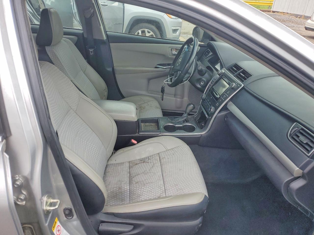 2015 TOYOTA CAMRY SE photo 13