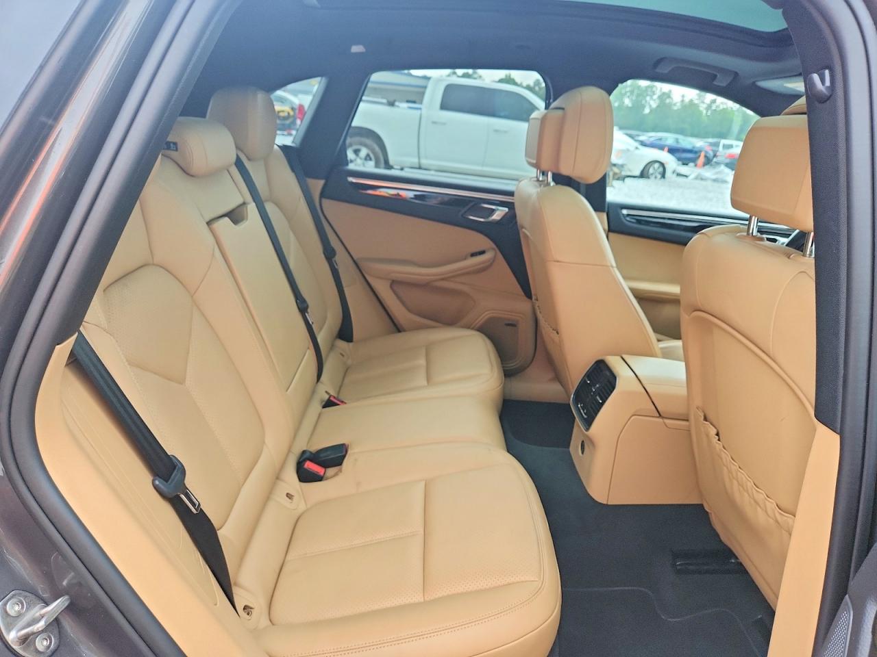 2018 PORSCHE MACAN photo 28