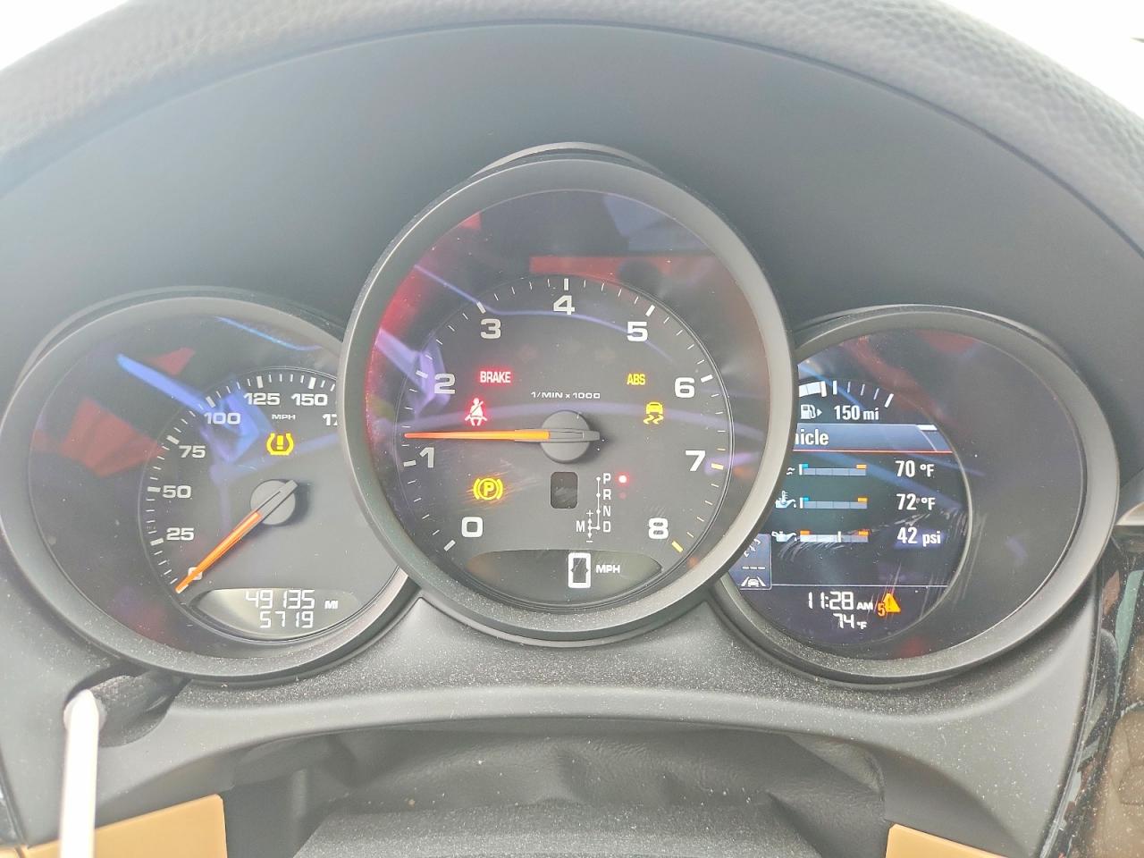 2018 PORSCHE MACAN photo 25