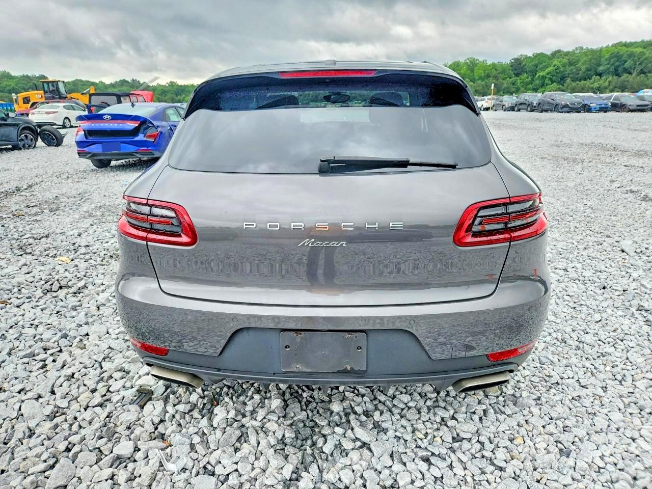 2018 PORSCHE MACAN photo 16