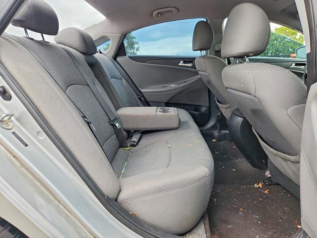 2012 HYUNDAI SONATA GLS photo 19