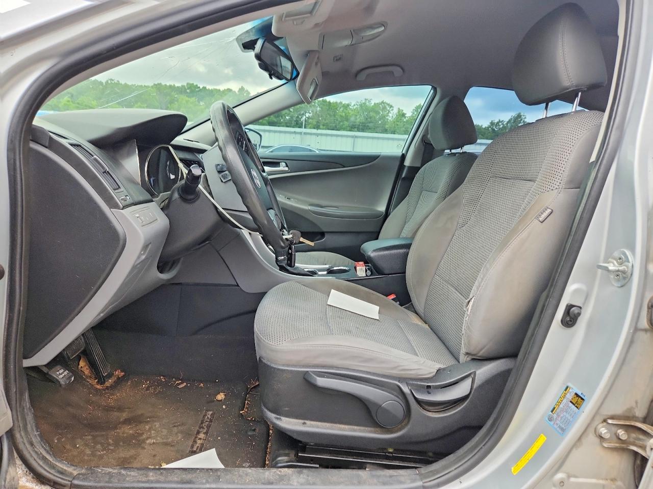 2012 HYUNDAI SONATA GLS photo 13