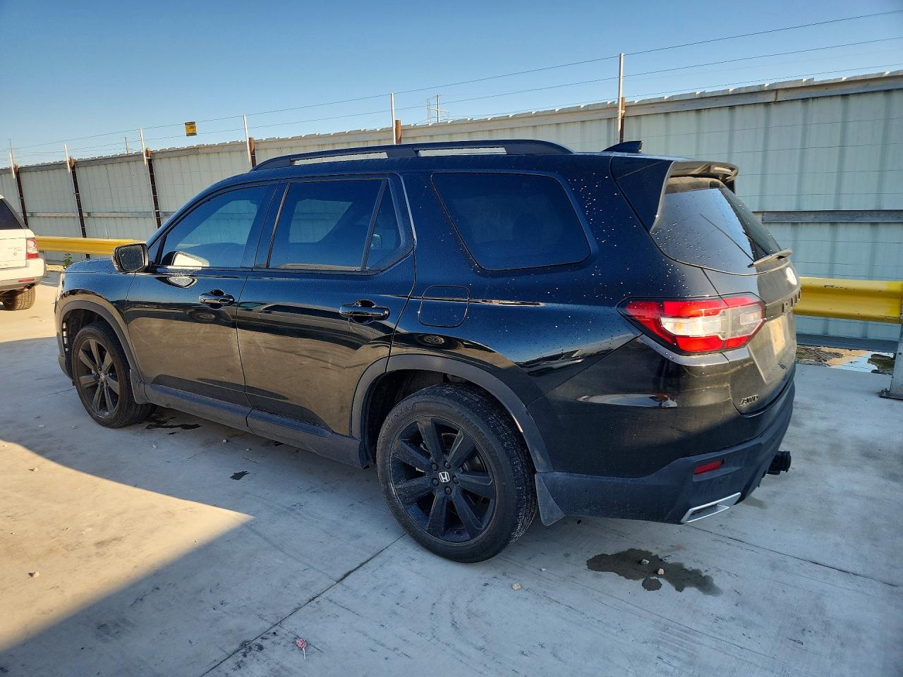 2025 HONDA PILOT BLACK photo 4