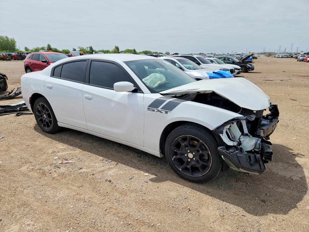 2015 DODGE CHARGER SXT photo 4