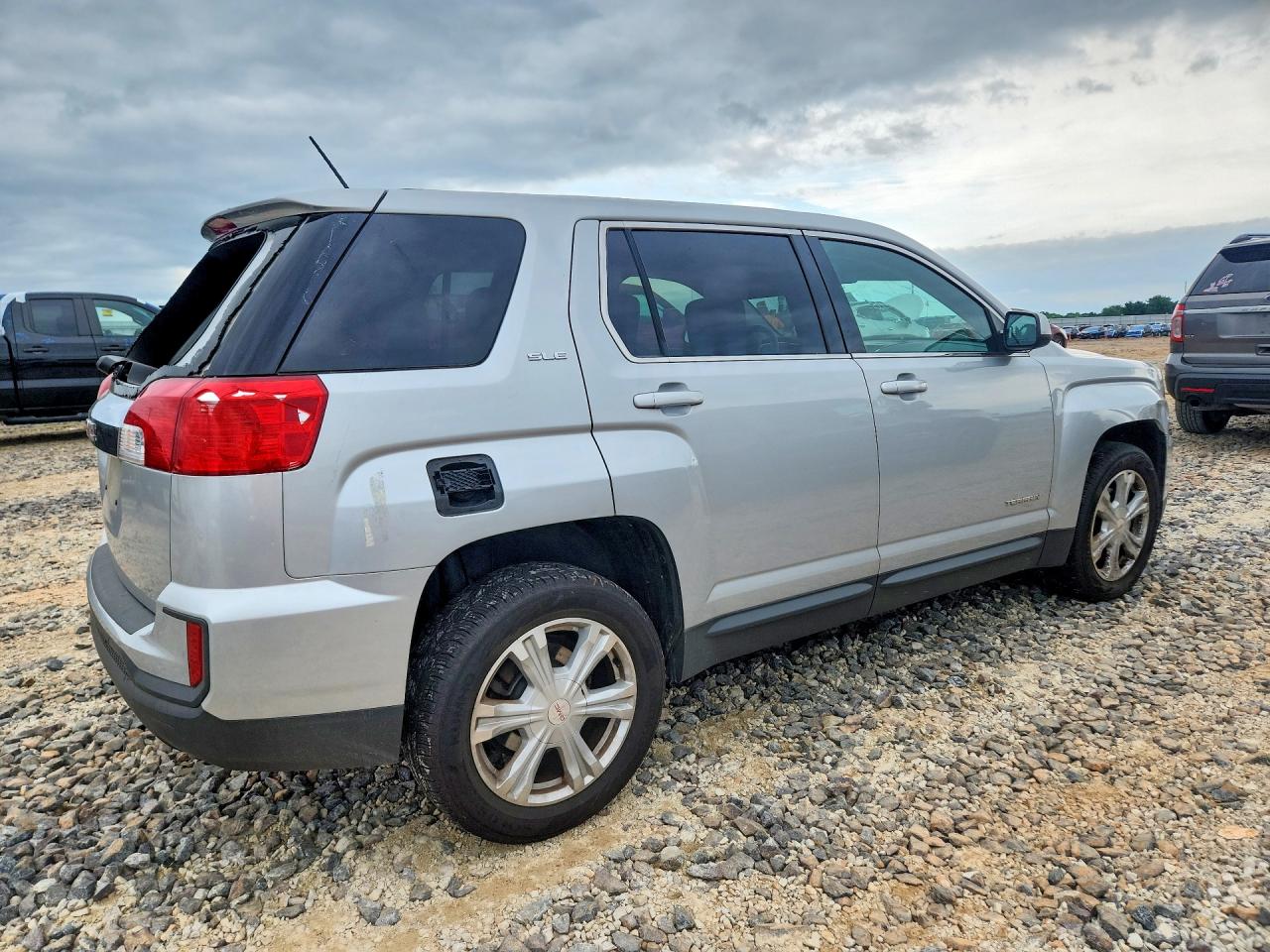 2017 GMC TERRAIN SLE photo 5