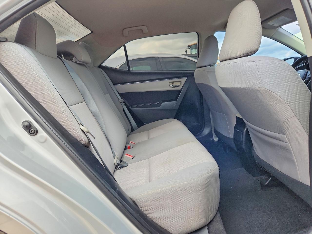 2014 TOYOTA COROLLA LE photo 19