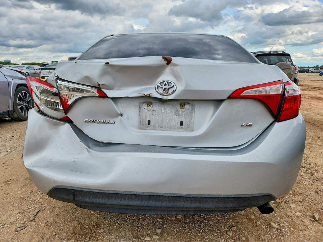 2014 TOYOTA COROLLA LE photo 11
