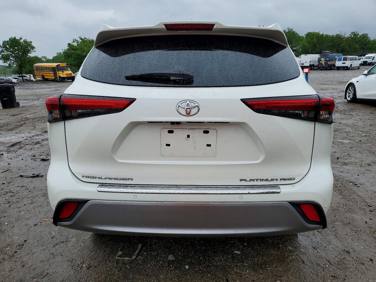 2020 TOYOTA HIGHLANDER PLATINUM photo 11