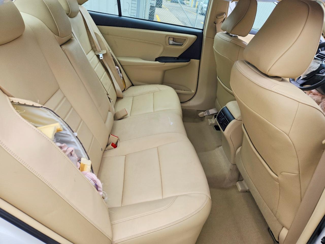 2015 TOYOTA CAMRY XLE photo 10