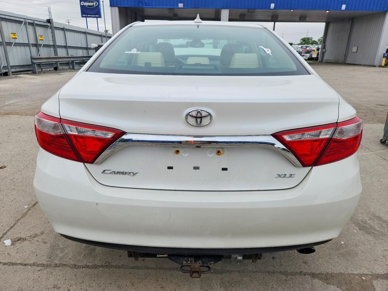 2015 TOYOTA CAMRY XLE photo 6