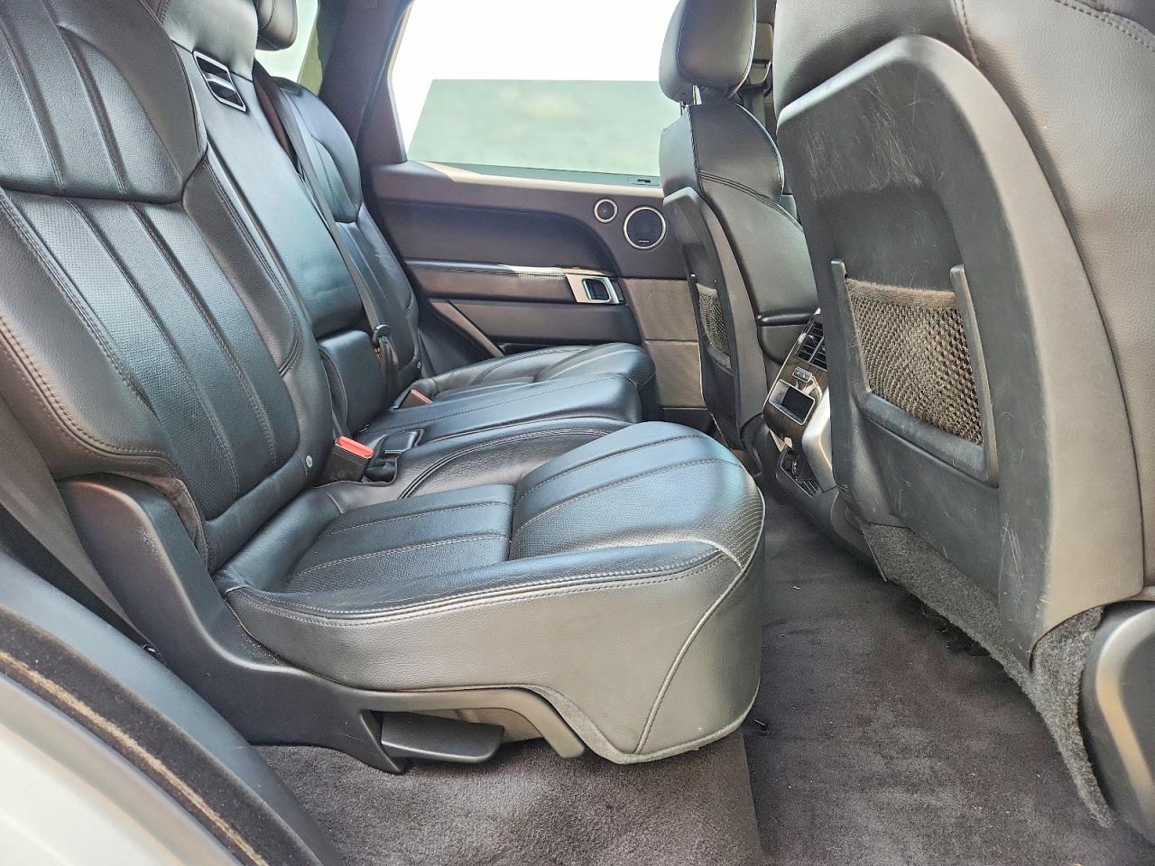 2016 LAND ROVER RANGE ROVER SPORT SE photo 31