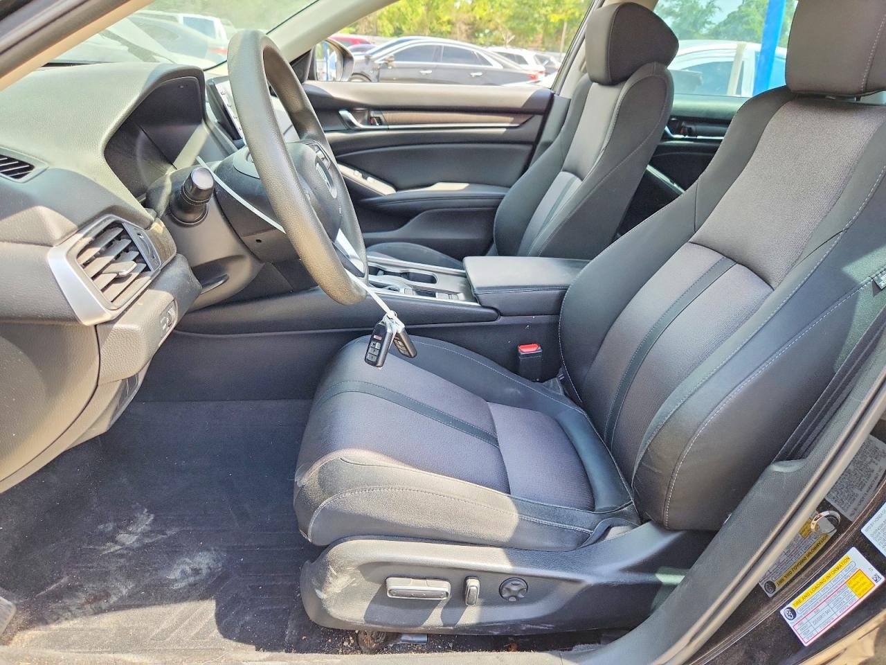 2018 HONDA ACCORD EX photo 19